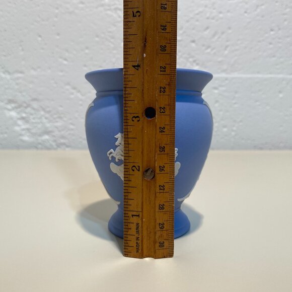 Wedgwood Blue Jasperware Small Vase with White Motif - Picture 7 of 8